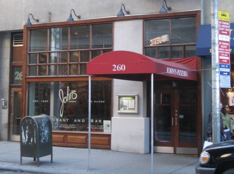 John's Pizza